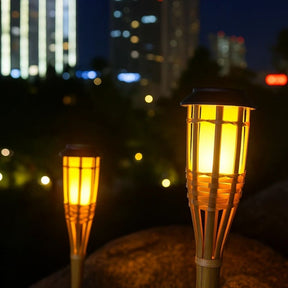 Tocha LED Solar de Bambu - Ilumine Exteriores